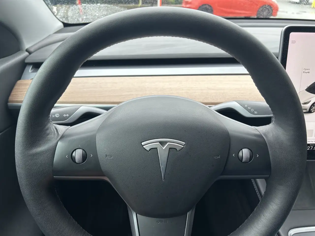Tesla Model Y снимка Tesla Model Y