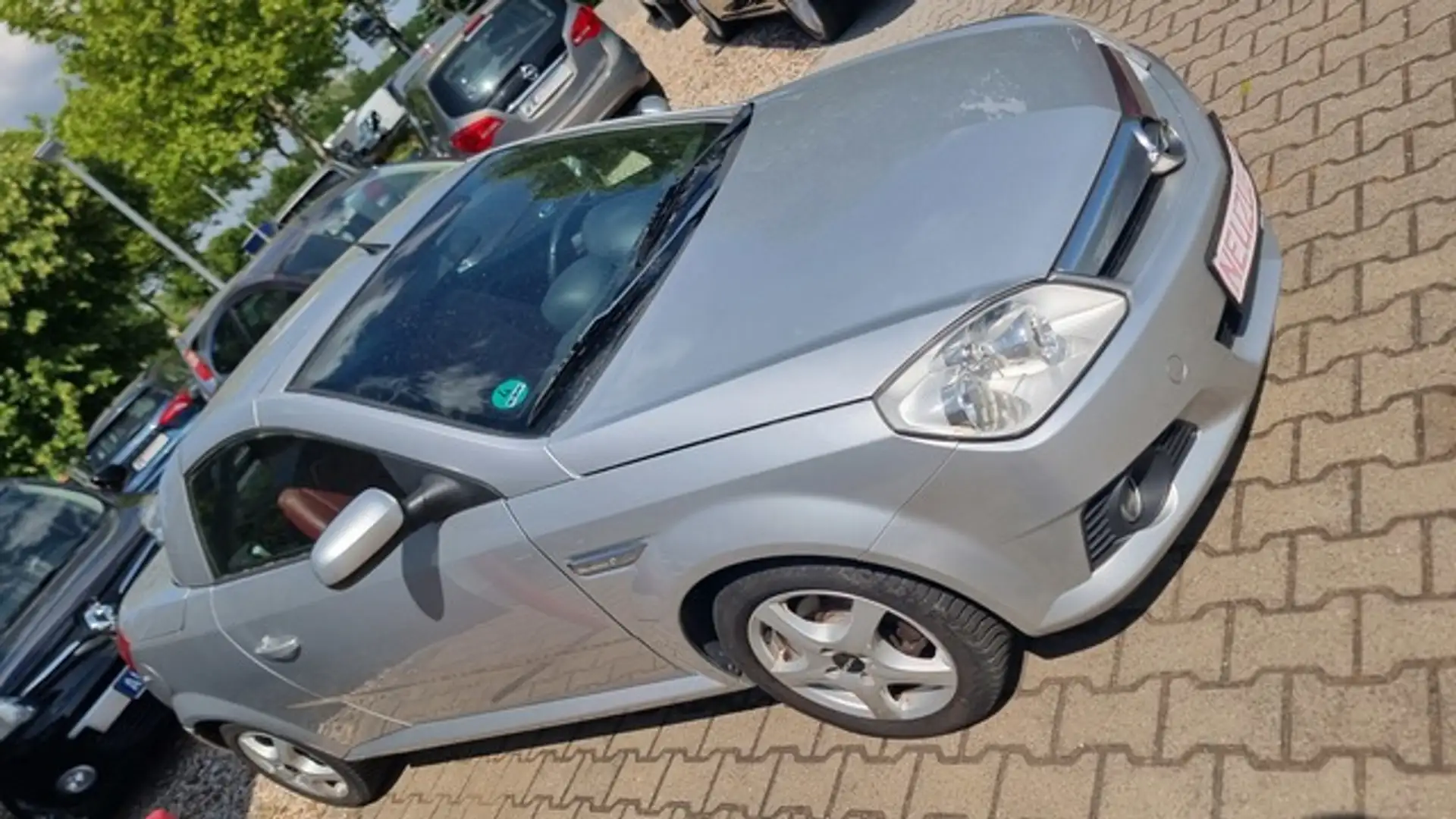 Opel Tigra TWINPORT ROADSTER COUPE 1,4 Easytronic Silber - 2