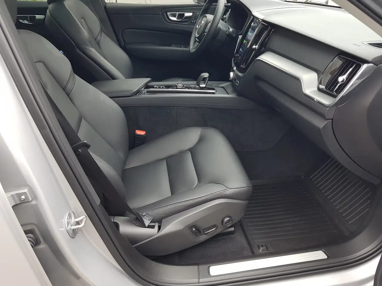 Volvo XC60 снимка Volvo XC60