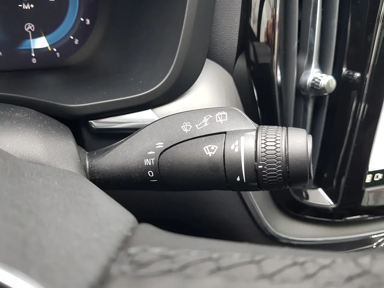 Volvo XC60 снимка Volvo XC60