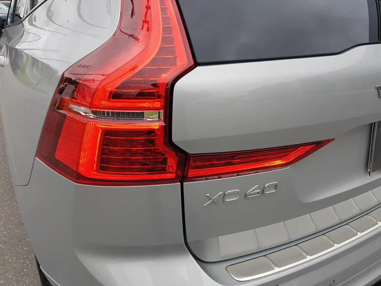 Volvo XC60 снимка Volvo XC60