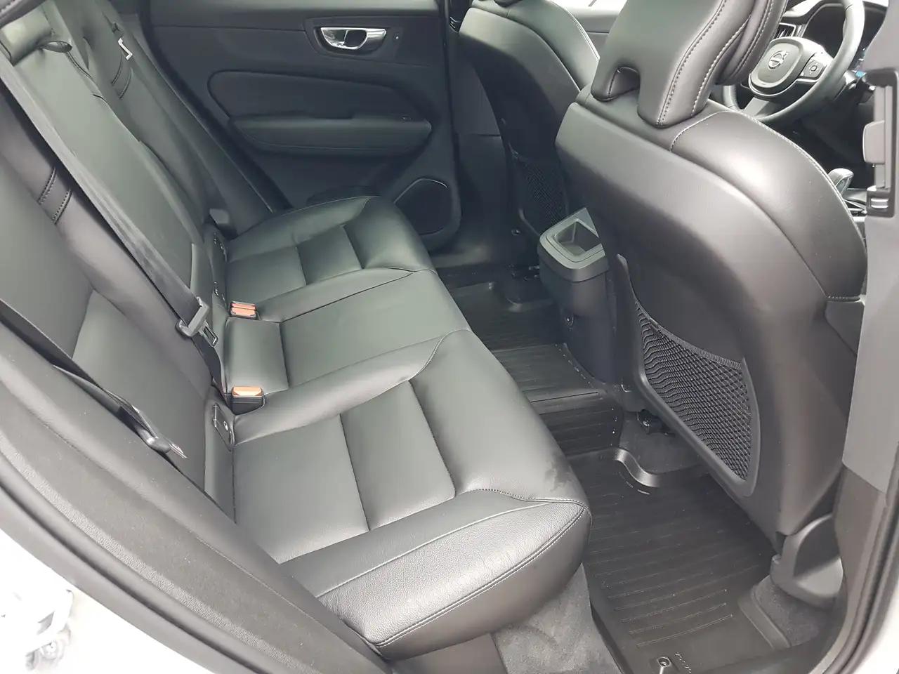 Volvo XC60 снимка Volvo XC60