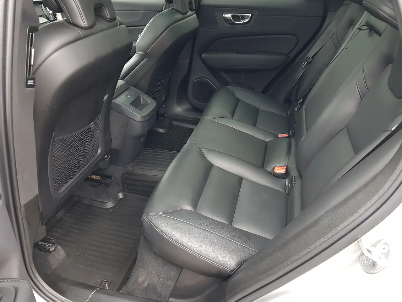 Volvo XC60 снимка Volvo XC60