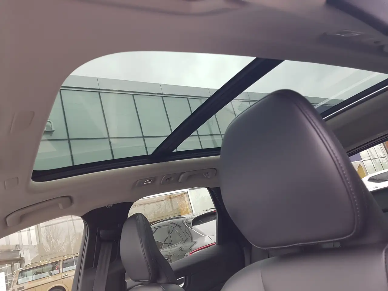 Volvo XC60 снимка Volvo XC60
