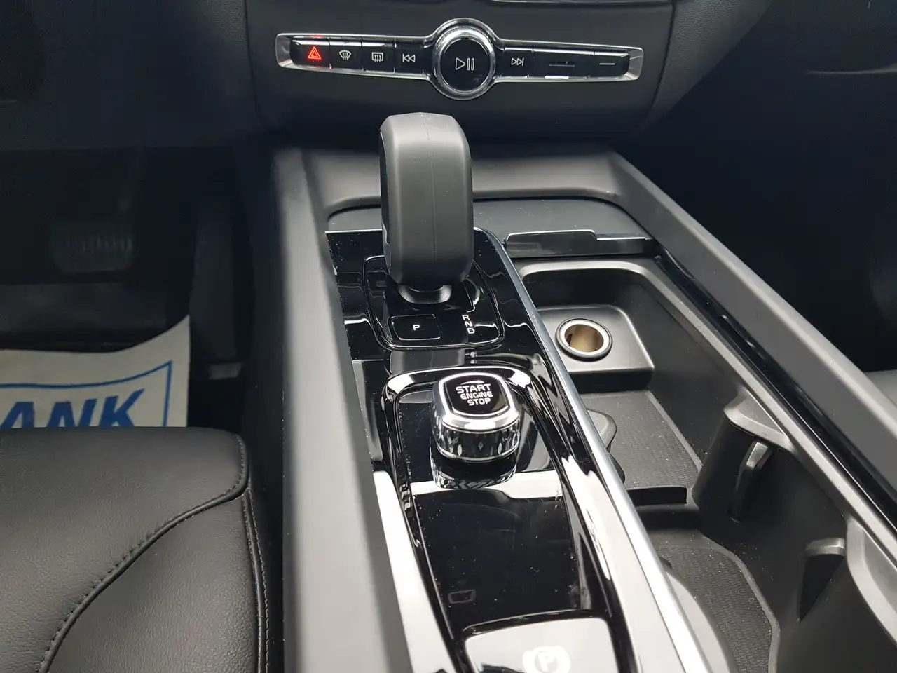 Volvo XC60 снимка Volvo XC60