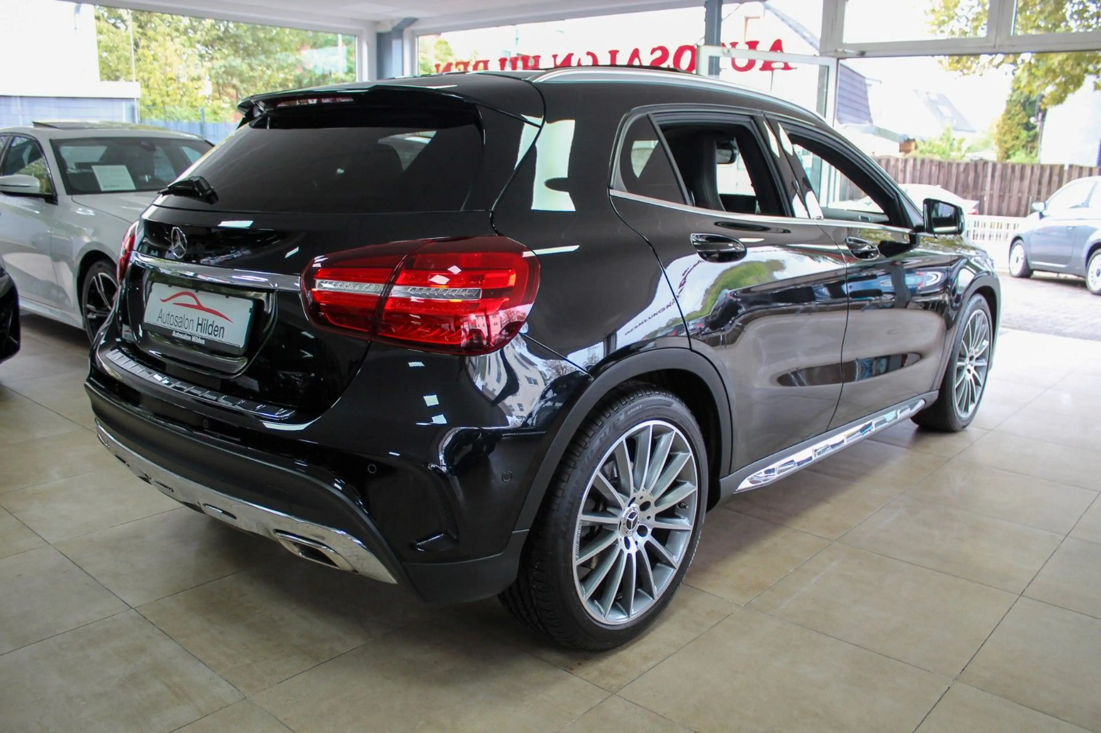 Mercedes-Benz GLA 250 4Matic AMG-Line Automatik Pano Kamera — photo 5