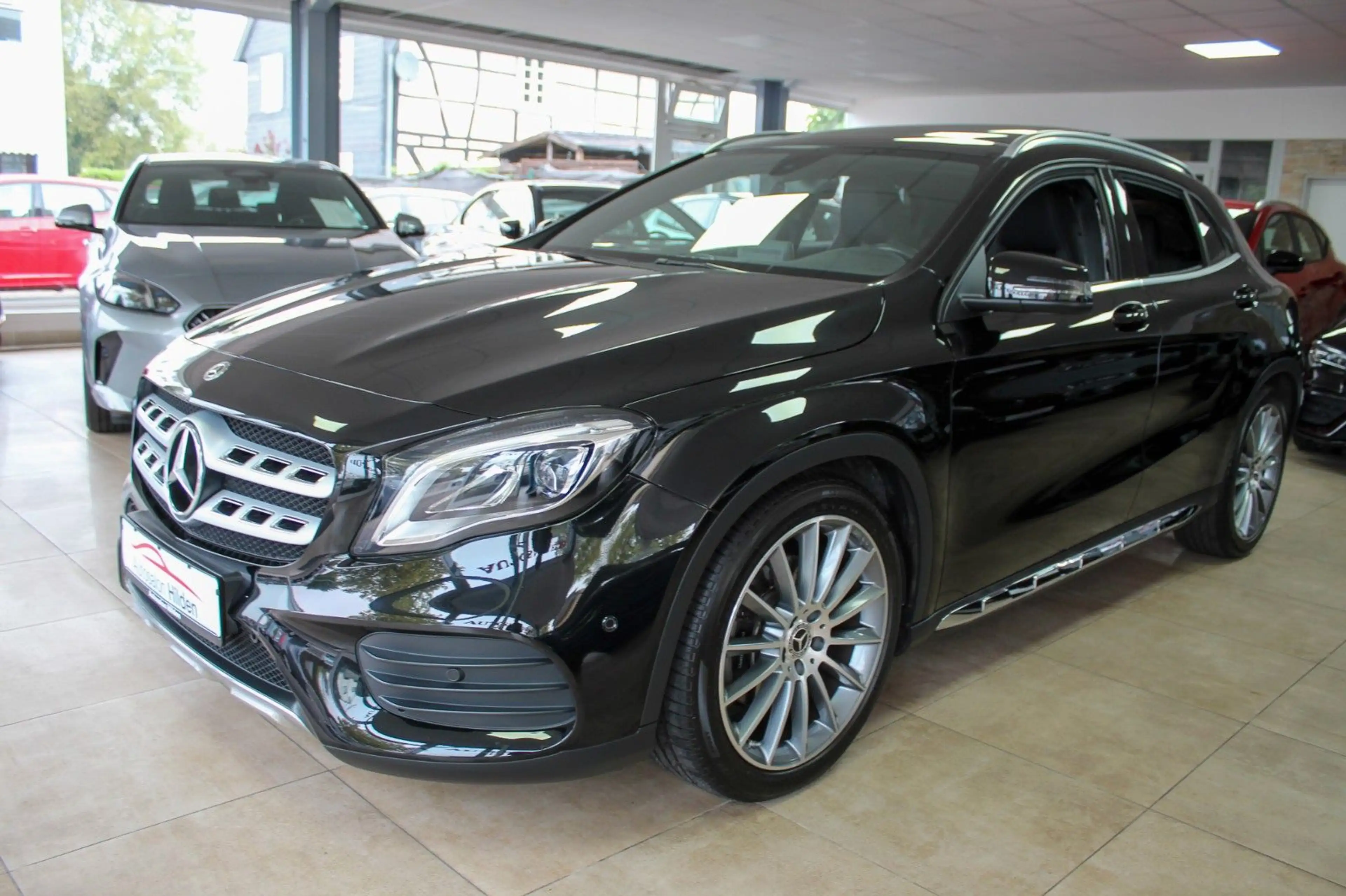 Mercedes-Benz GLA 250 4Matic AMG-Line Automatik Pano Kamera — photo 3