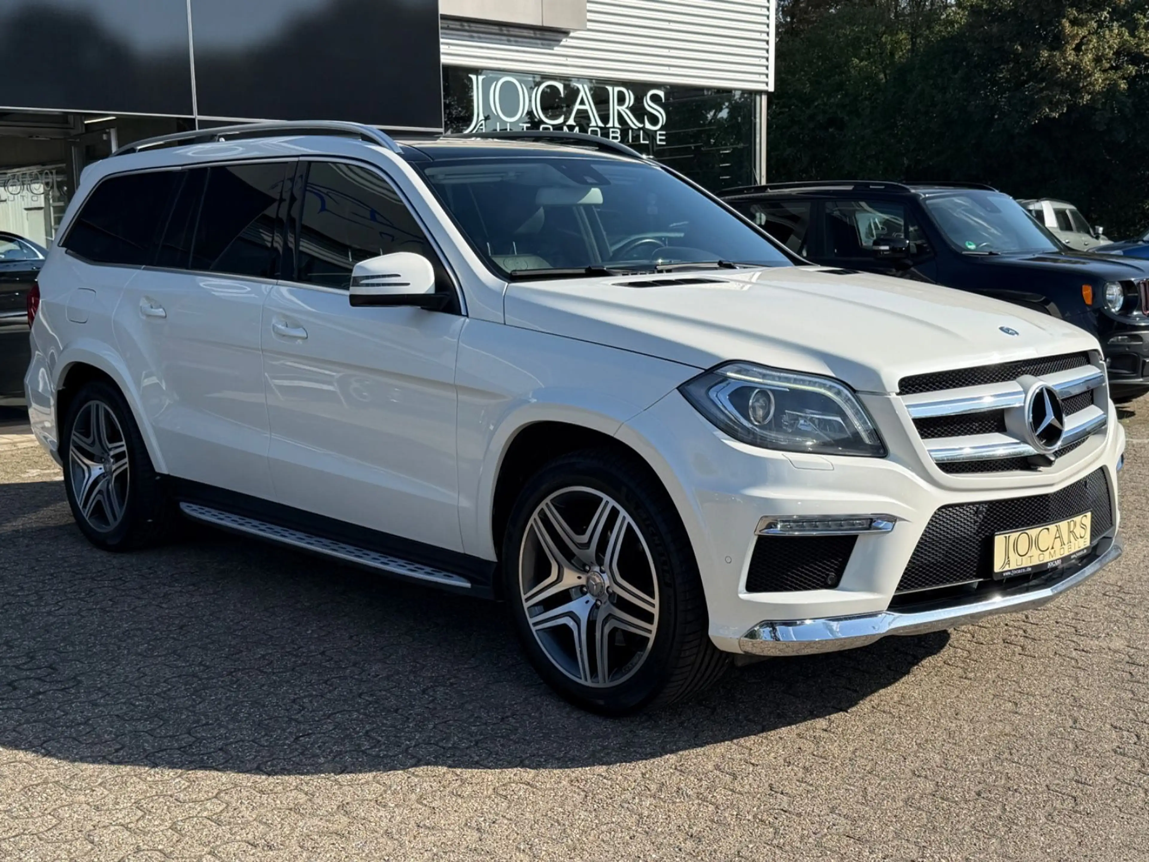 Mercedes-Benz GL 350 4Matic *AMG*7SITZ*360*AHK*HARMAN SURROUND — photo 4