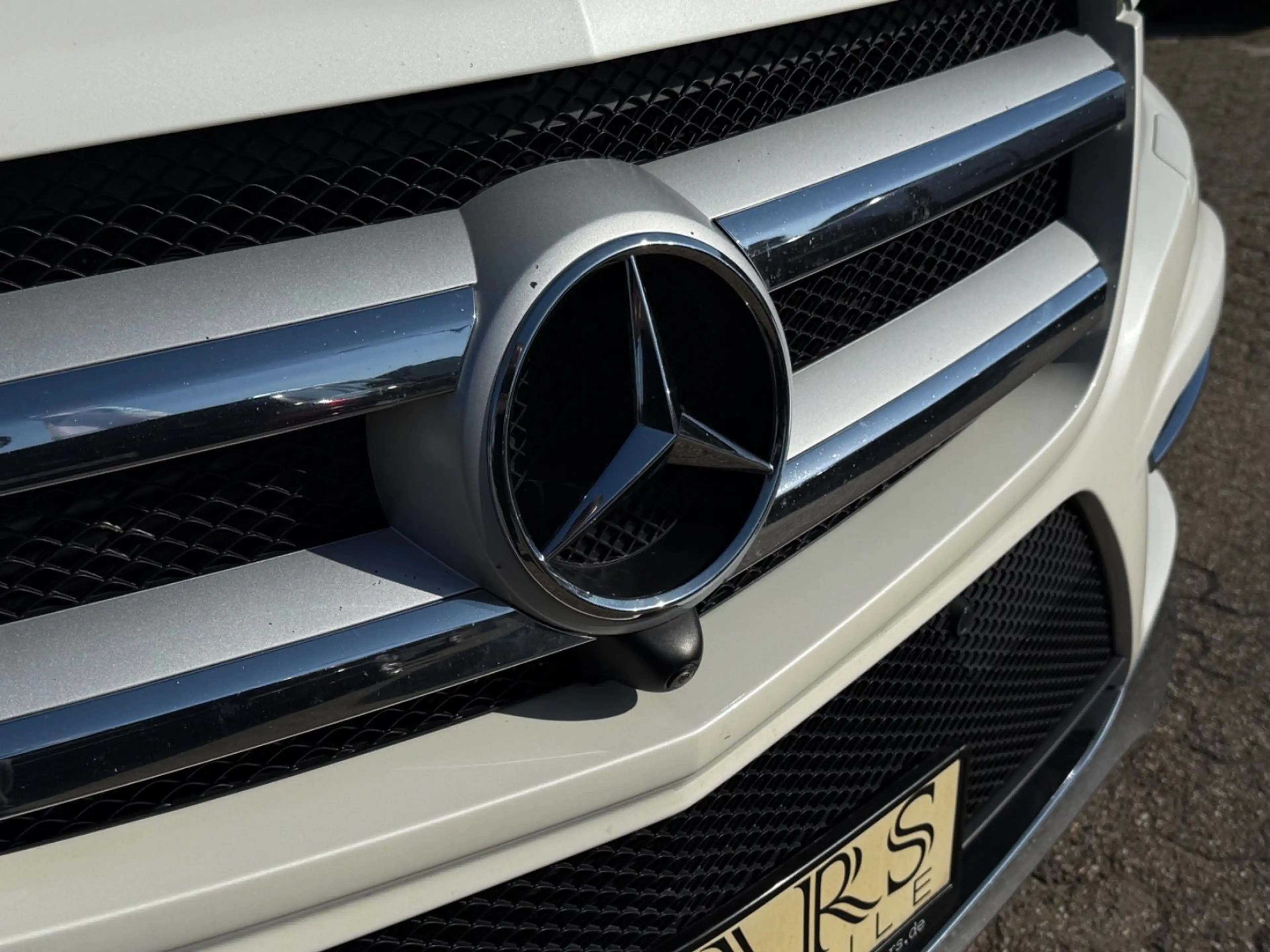 Mercedes-Benz GL 350 4Matic *AMG*7SITZ*360*AHK*HARMAN SURROUND — photo 3
