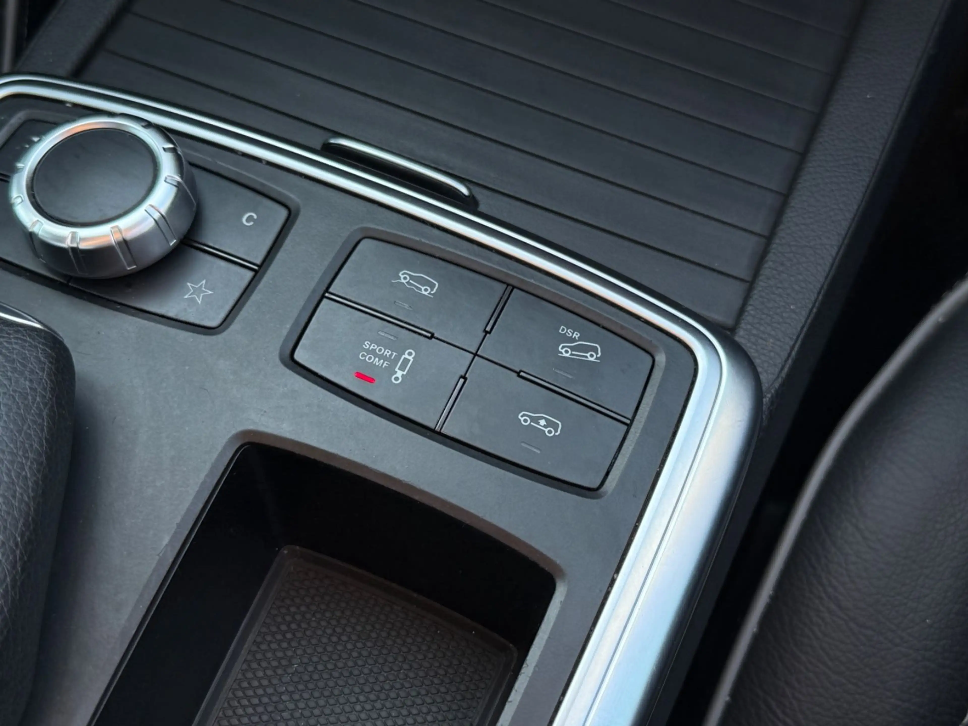 Mercedes-Benz GL 350 4Matic *AMG*7SITZ*360*AHK*HARMAN SURROUND — photo 31
