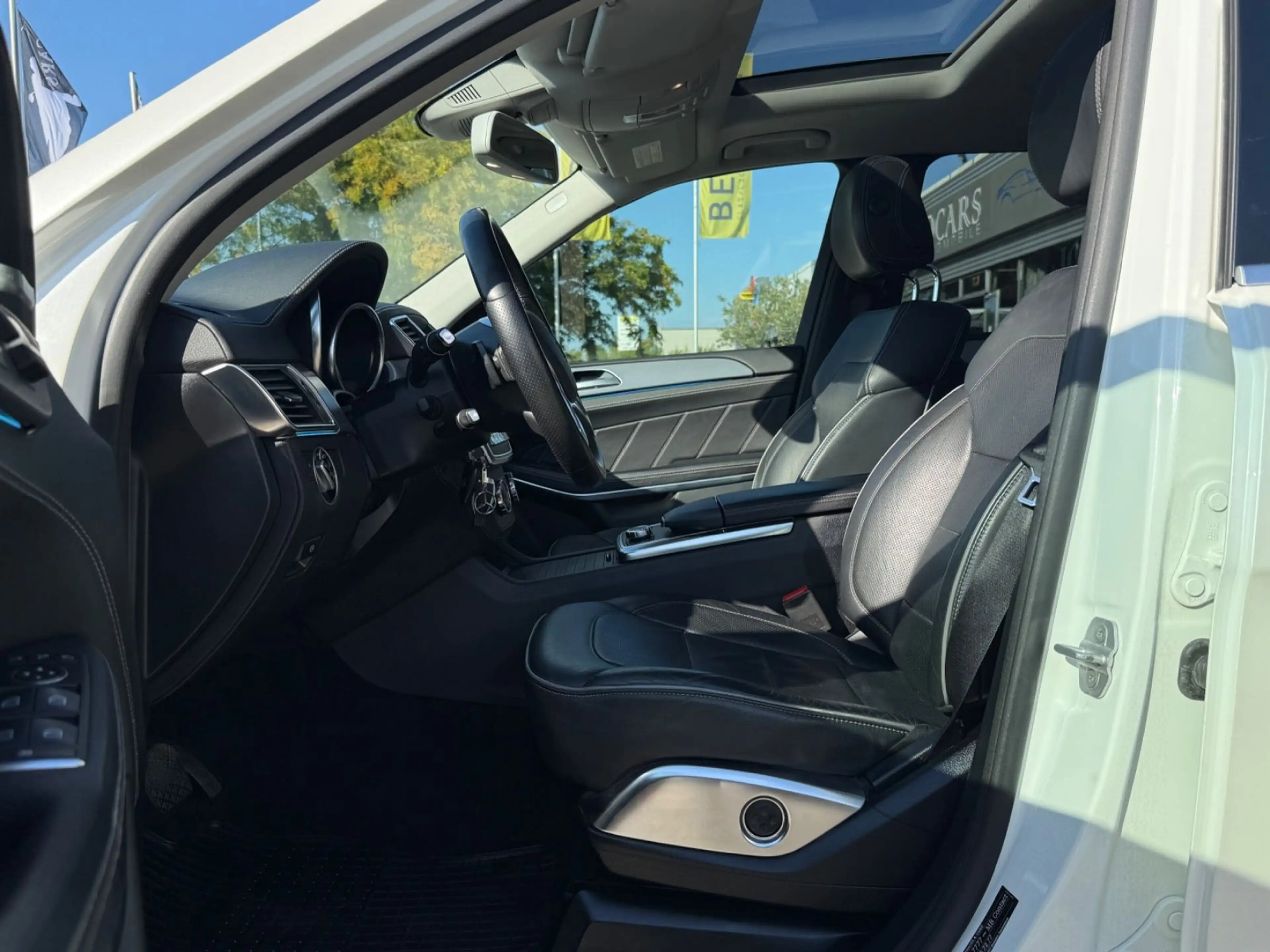 Mercedes-Benz GL 350 4Matic *AMG*7SITZ*360*AHK*HARMAN SURROUND — photo 12