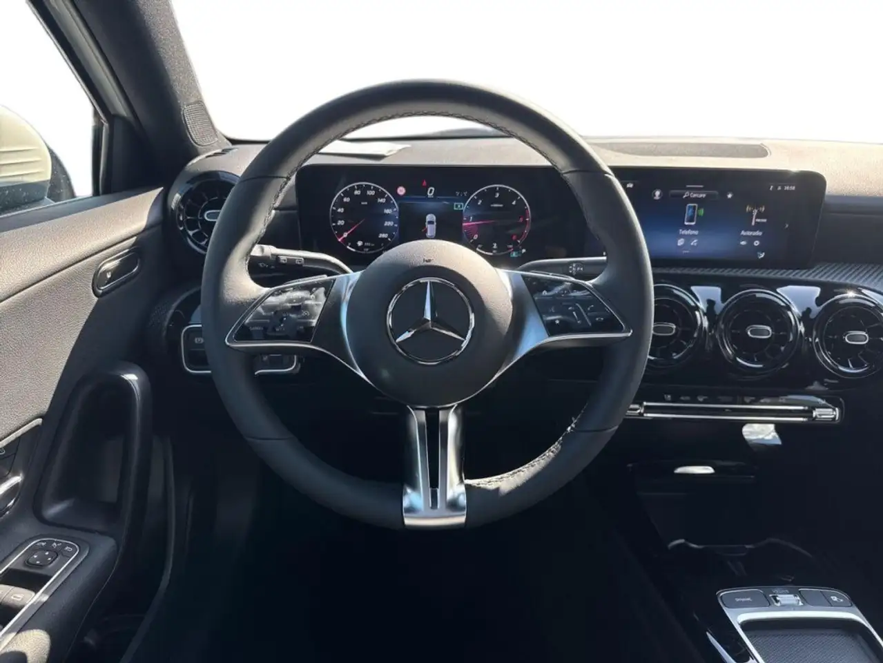 Mercedes-Benz A-Class 2026 — фото 11