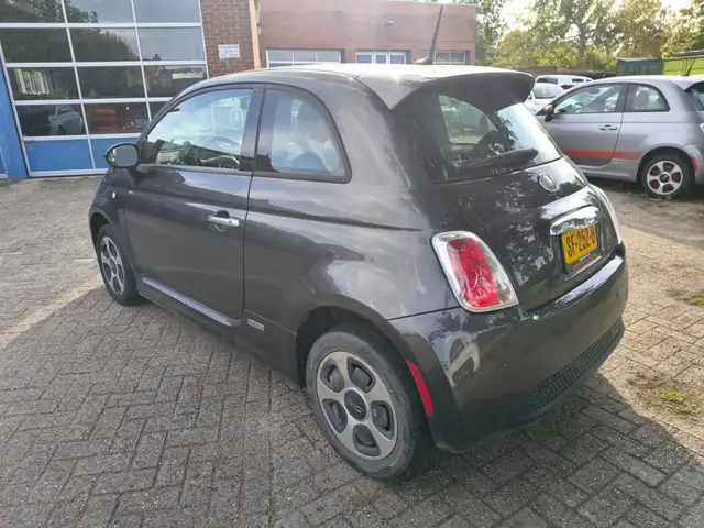Fiat 500 view 3