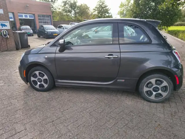 Fiat 500 view 2
