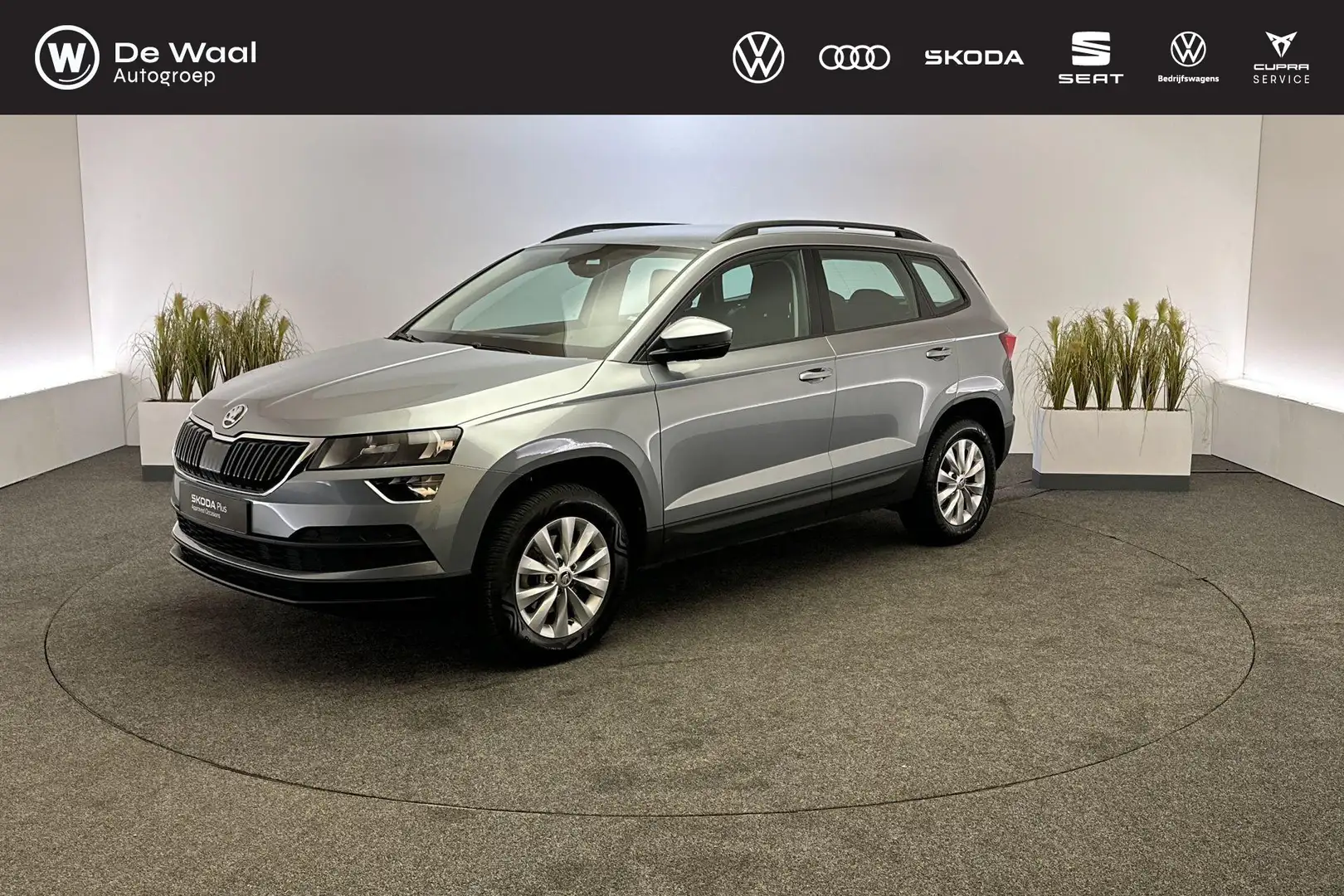 Skoda Karoq 1.5 TSI 150pk DSG ACT Business Edition | Navigatie Grijs - 1