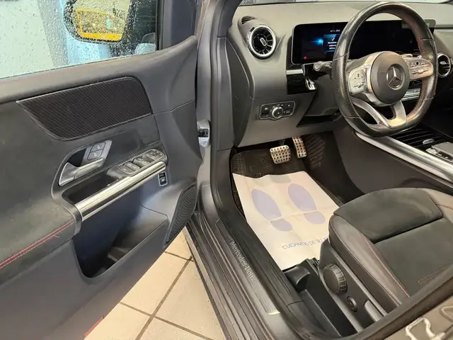 Mercedes-Benz B-Class view 8
