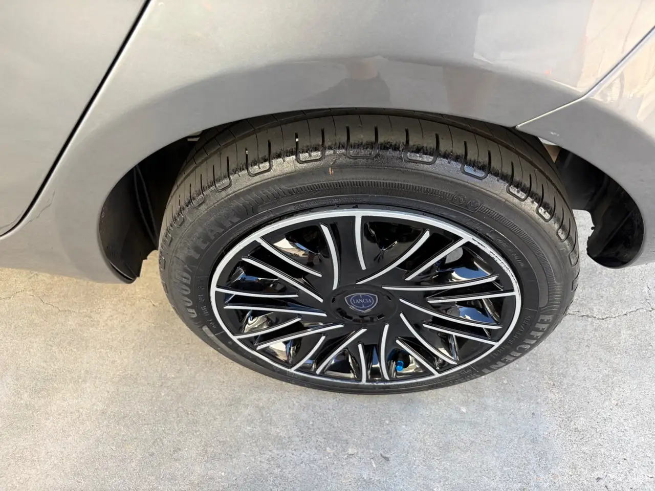 Lancia Ypsilon 2023