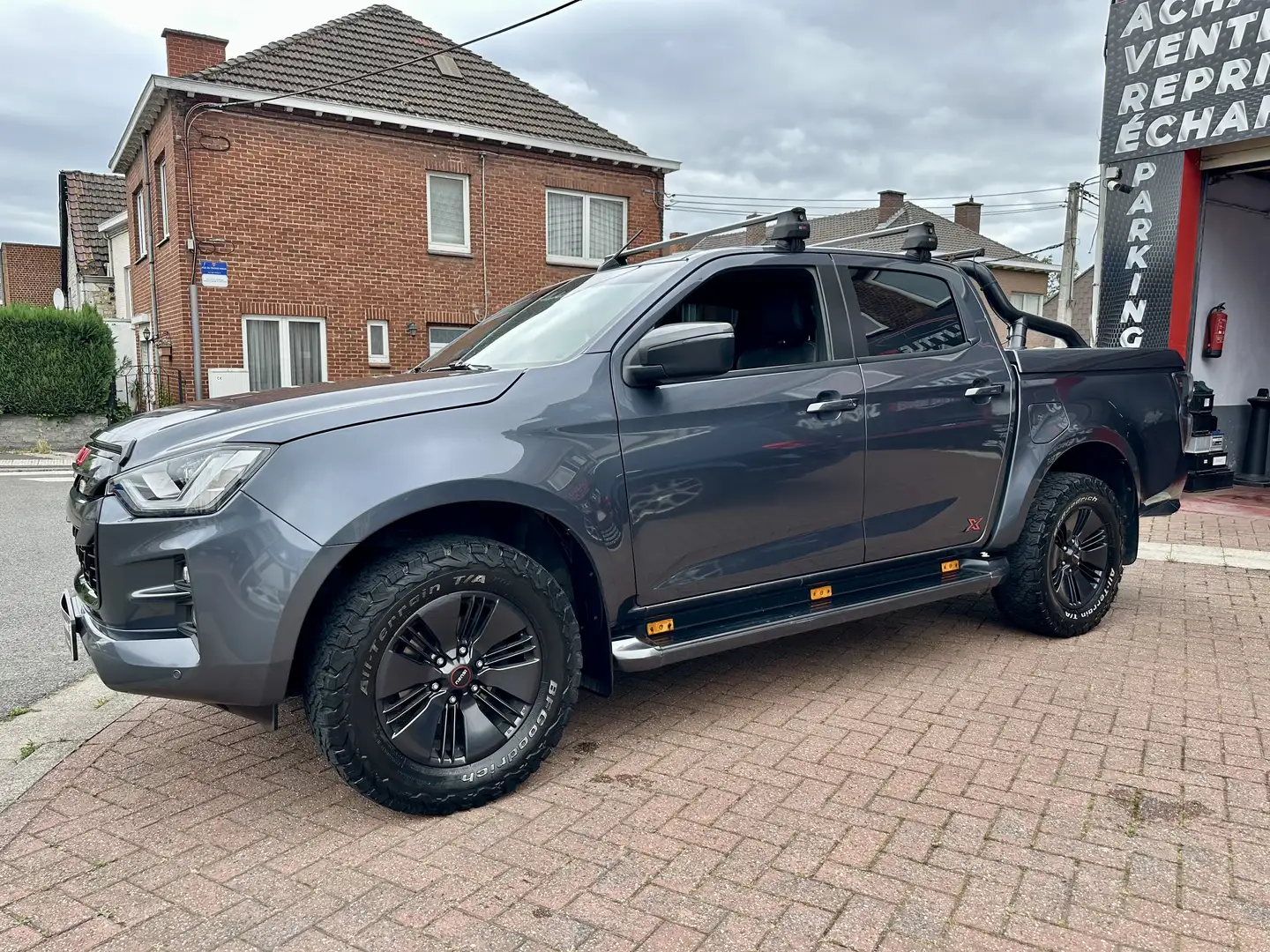 Isuzu D-Max D-Max 1.9 Turbo D 4WD X-Series Full Options EURO6D Gris - 1