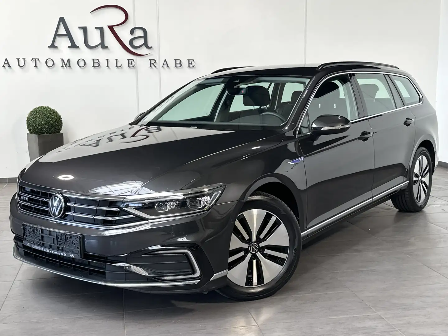 Volkswagen Passat Variant 1.4 TSI DSG GTE NAV+LED+ACC+VCOCK Grijs - 2