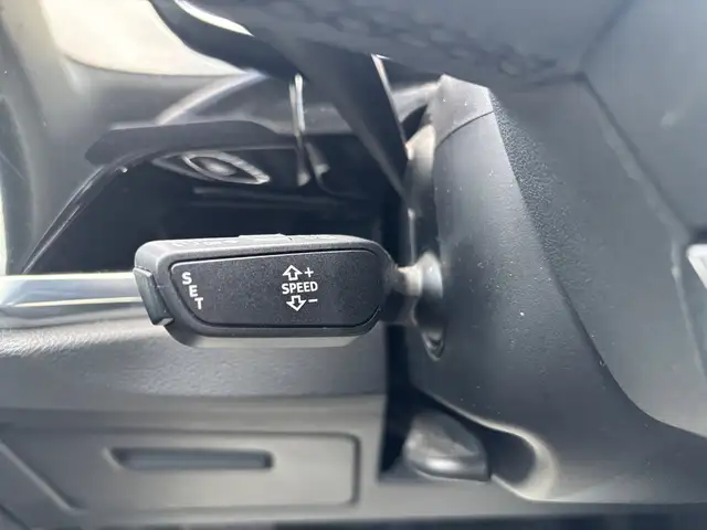 Audi Q3 view 10