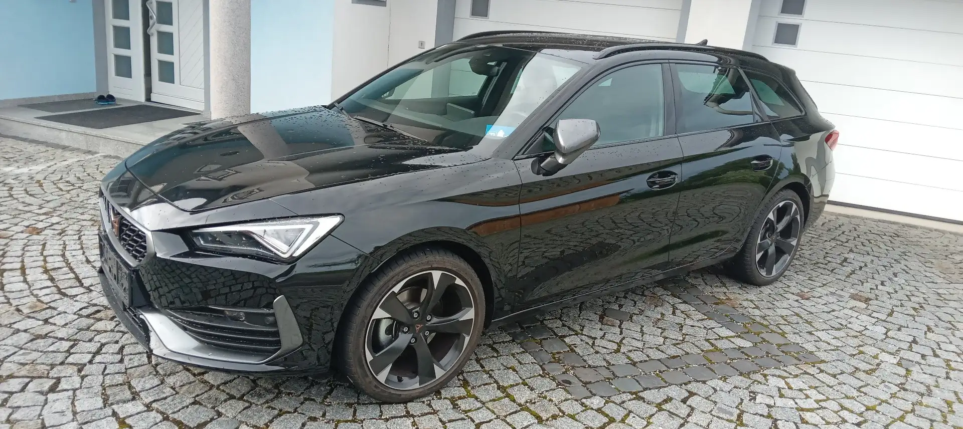 CUPRA Leon SP Kombi Alpha 1.5  e-TSI DSG 150 Schwarz - 2