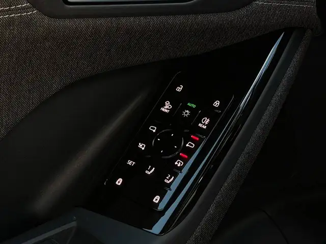 Audi E-Tron view 15