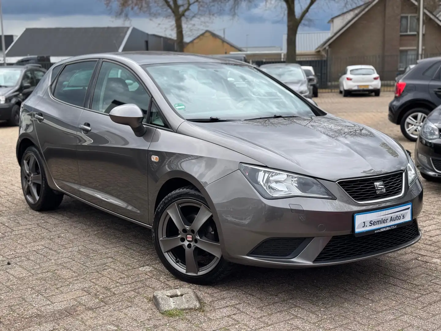 SEAT Ibiza 1.2 TSI STYLE CLIMA NAVI PDC MF STUUR STOELVERW. Grijs - 2