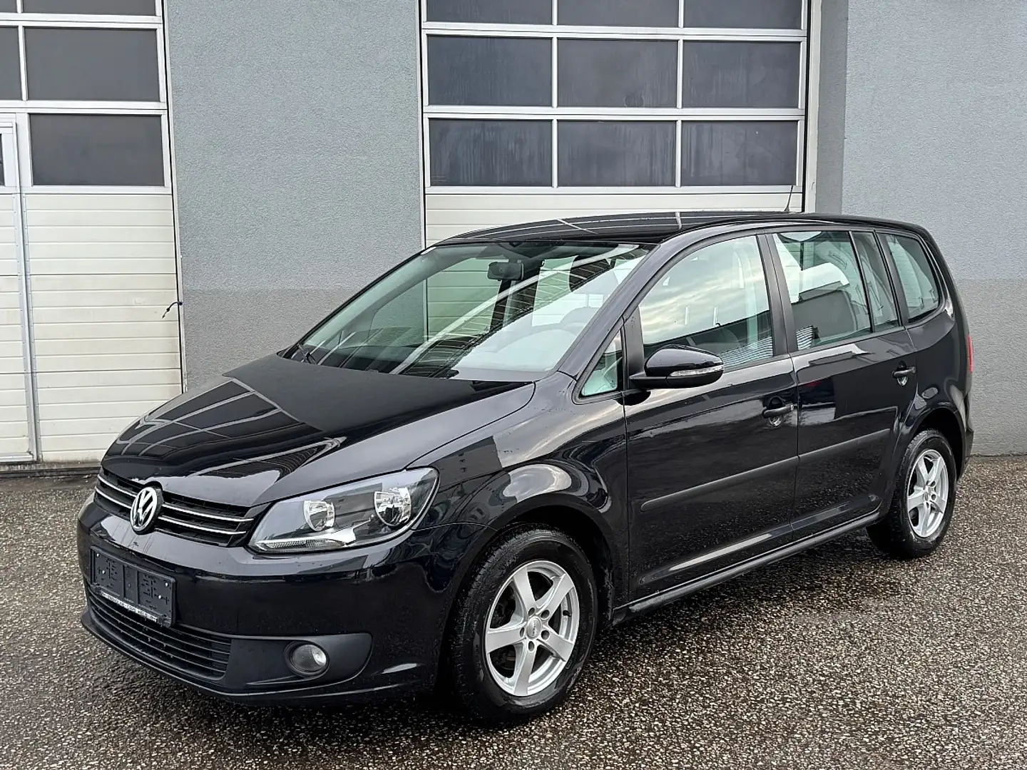 Volkswagen Touran 1,6 TDI Schwarz - 1