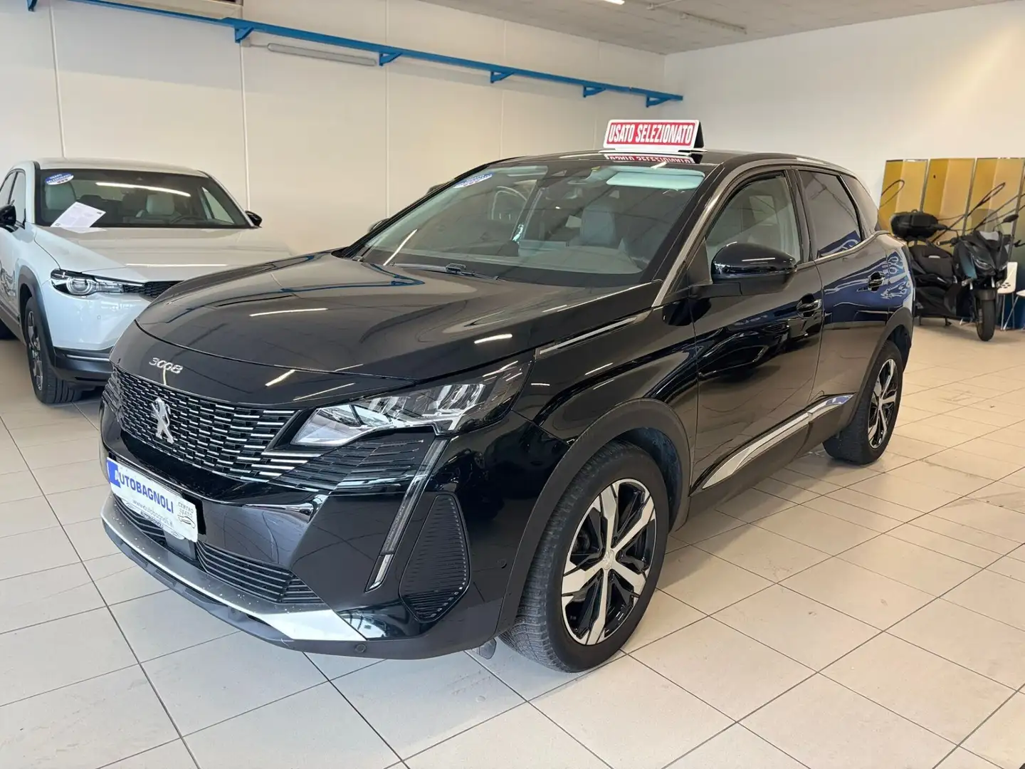 Peugeot 3008 ALLURE PACK BlueHDi 130 EAT8 N1 SPOTICAR Noir - 1