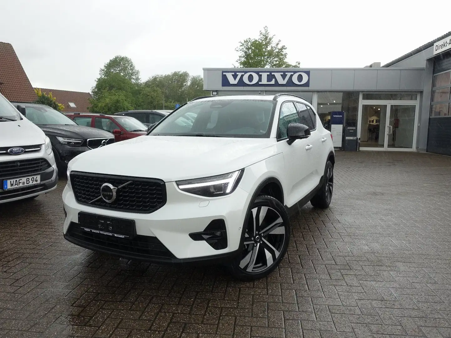 Volvo XC40 Ultra B4 Dark/Pano/BLIS/Kamera/Memory/H&K Blanco - 1