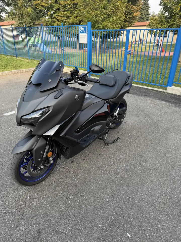 Yamaha Tmax 560