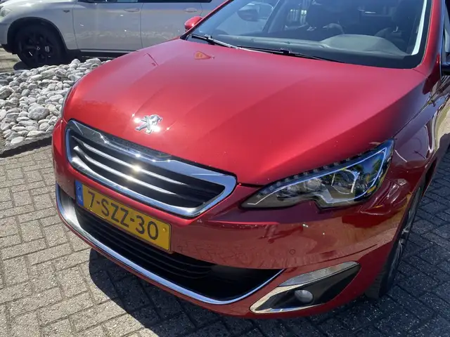 Peugeot 308 view 10