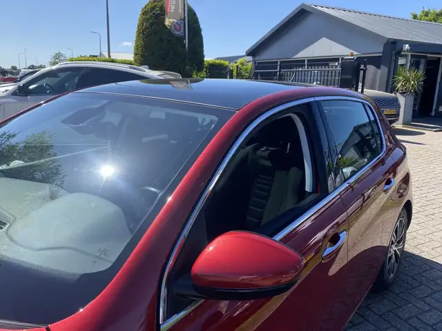 Peugeot 308 view 8