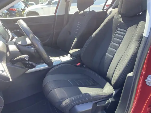 Peugeot 308 view 13