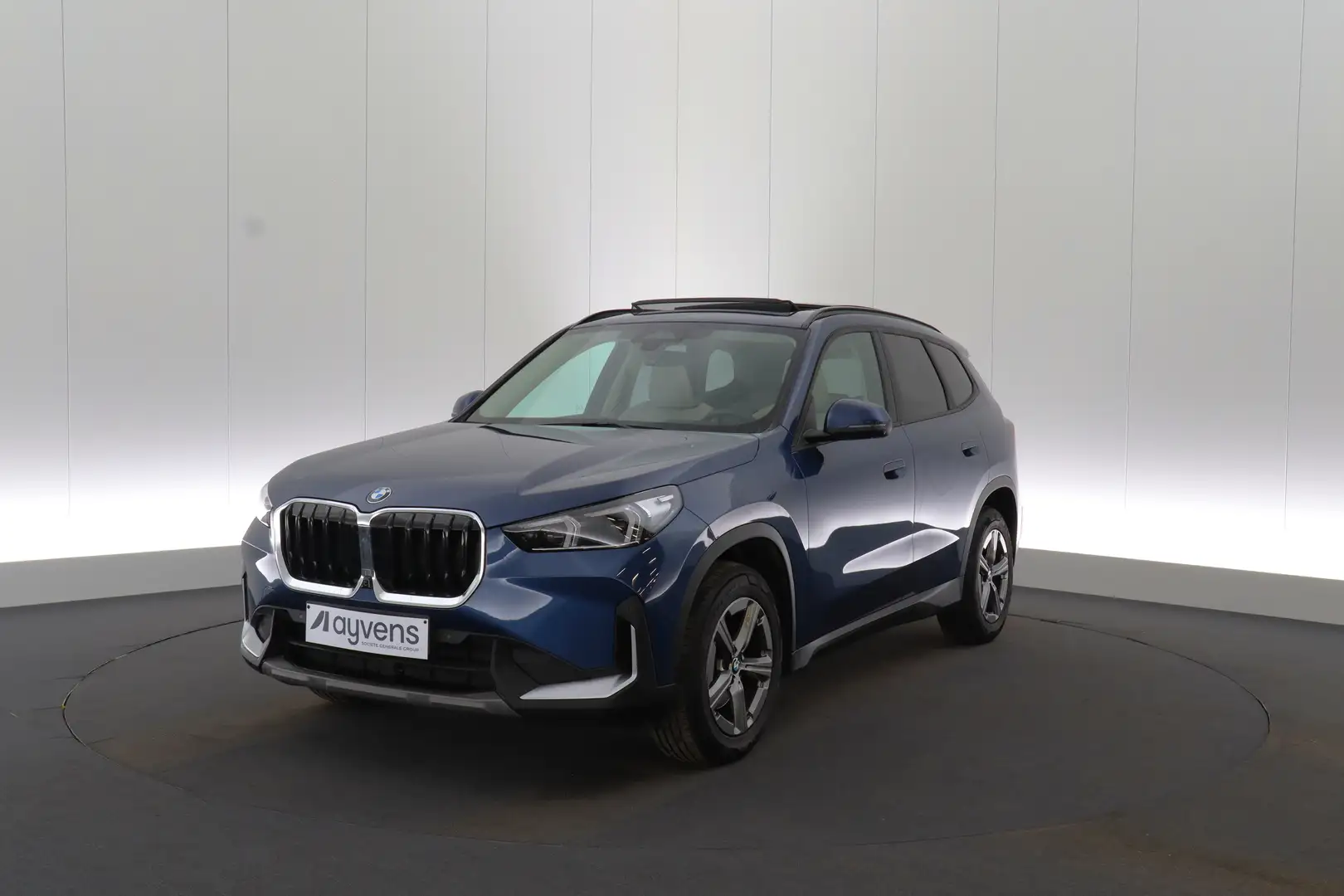 BMW X1 1.5 sDrive18iA Premium Pro LEDER HUD PANO ACC BLIS Blauw - 1