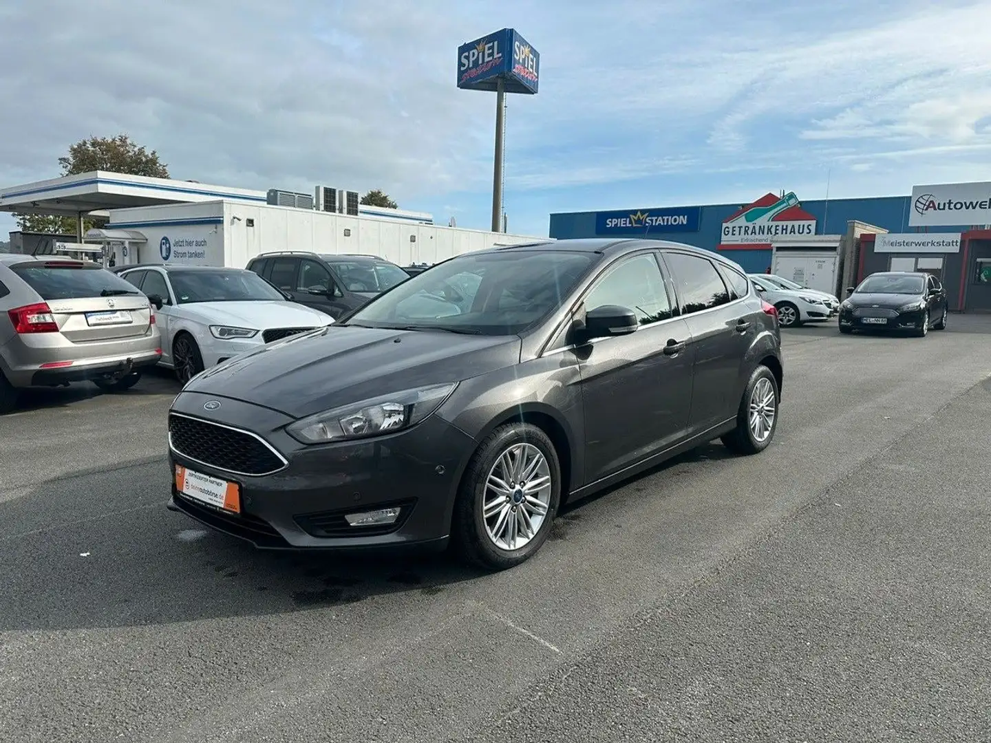 Ford Focus Lim. Cool & Connect 2 Jahre TüV Beige - 1