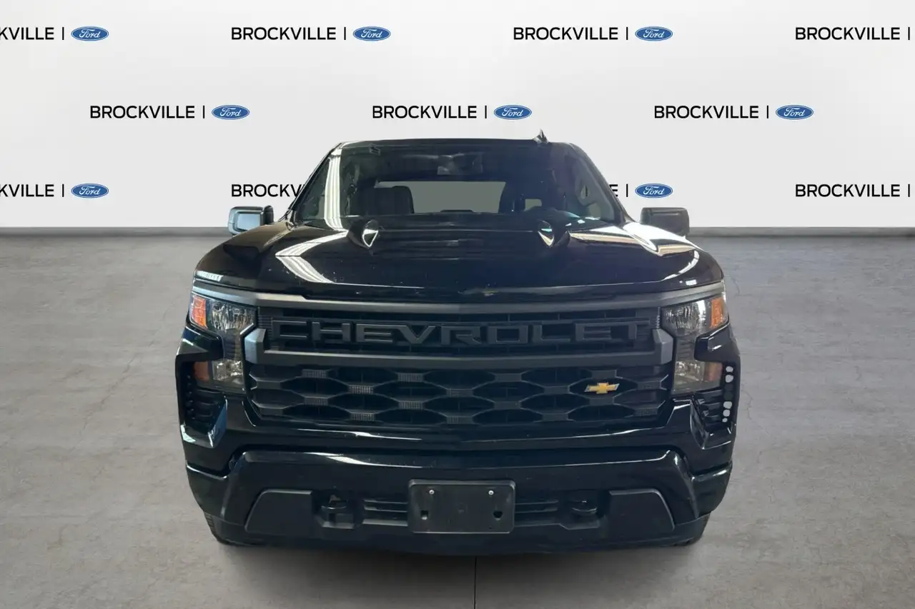 Chevrolet Silverado 1500 снимка Chevrolet Silverado 1500