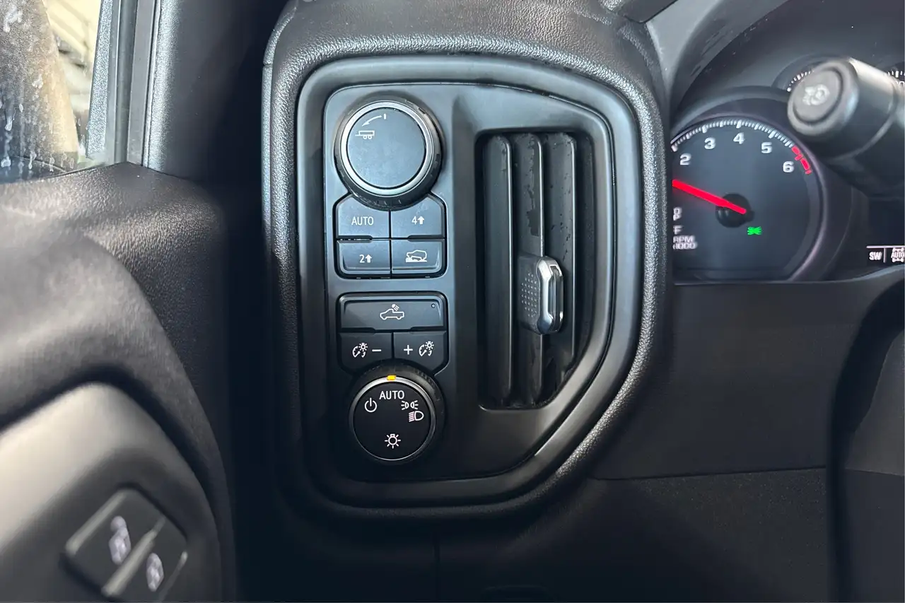 Chevrolet Silverado 1500 снимка Chevrolet Silverado 1500