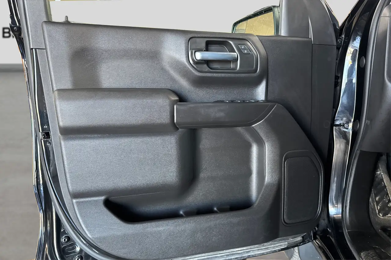 Chevrolet Silverado 1500 снимка Chevrolet Silverado 1500