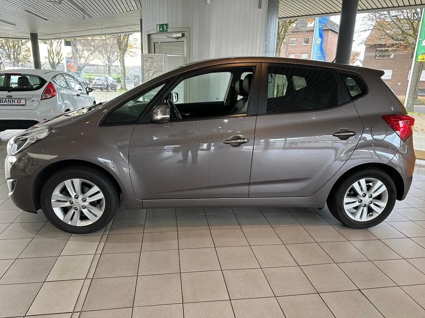 Hyundai iX20 FIFA world Cup Edition *1.HD*SZHZ*LEDER*AHK*HU/AU* Braun - 2