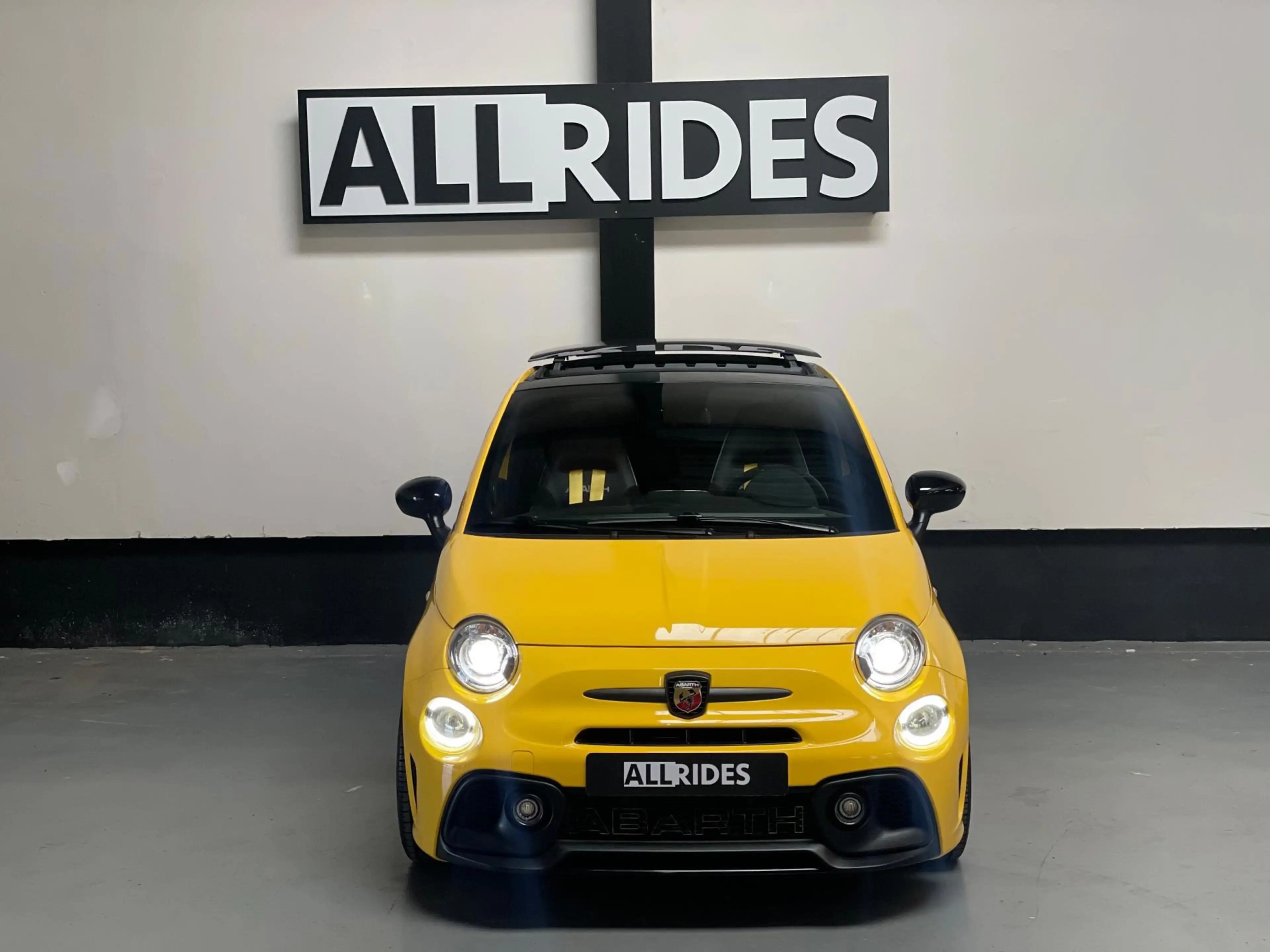 Fiat 500 Abarth 1.4 T-Jet Competizione 70th Anniversary | kuipstoe — photo 10