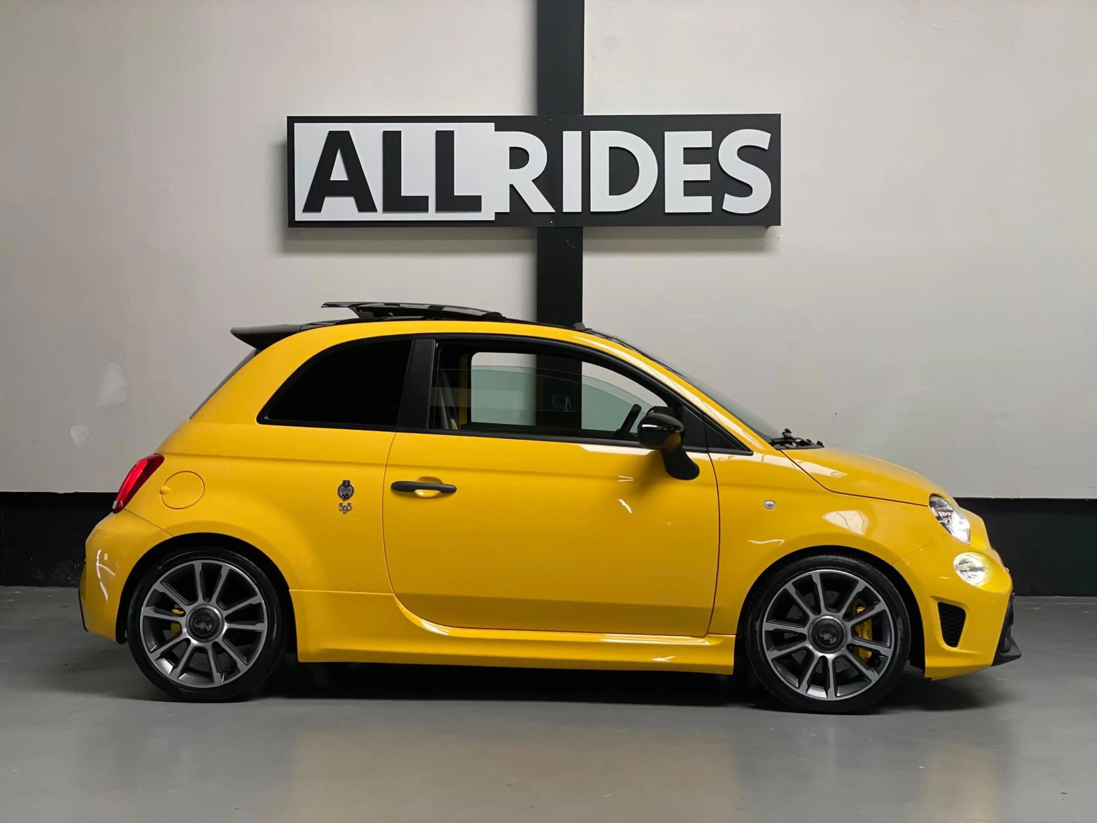 Fiat 500 Abarth 1.4 T-Jet Competizione 70th Anniversary | kuipstoe — photo 9