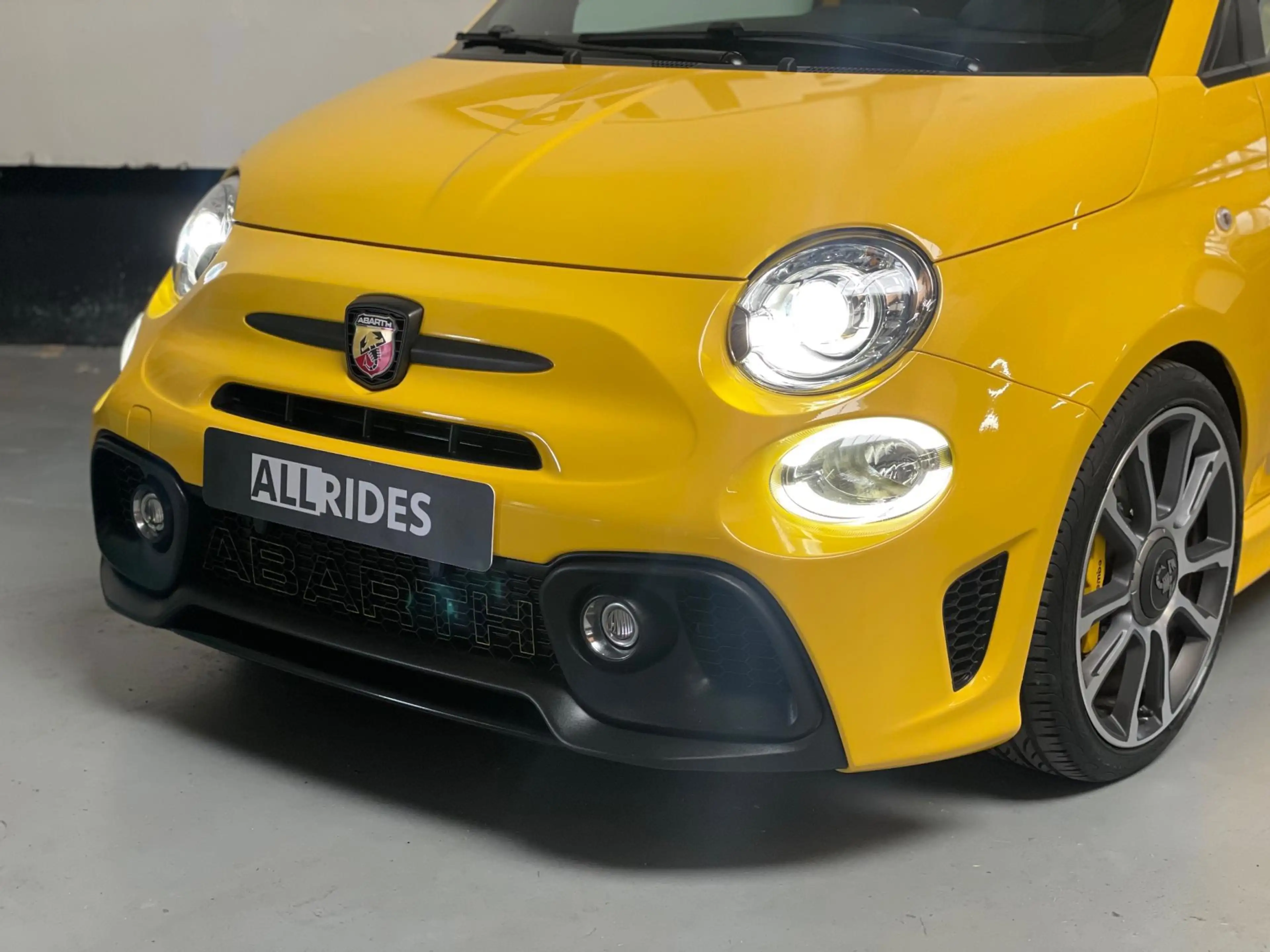 Fiat 500 Abarth 1.4 T-Jet Competizione 70th Anniversary | kuipstoe — photo 2