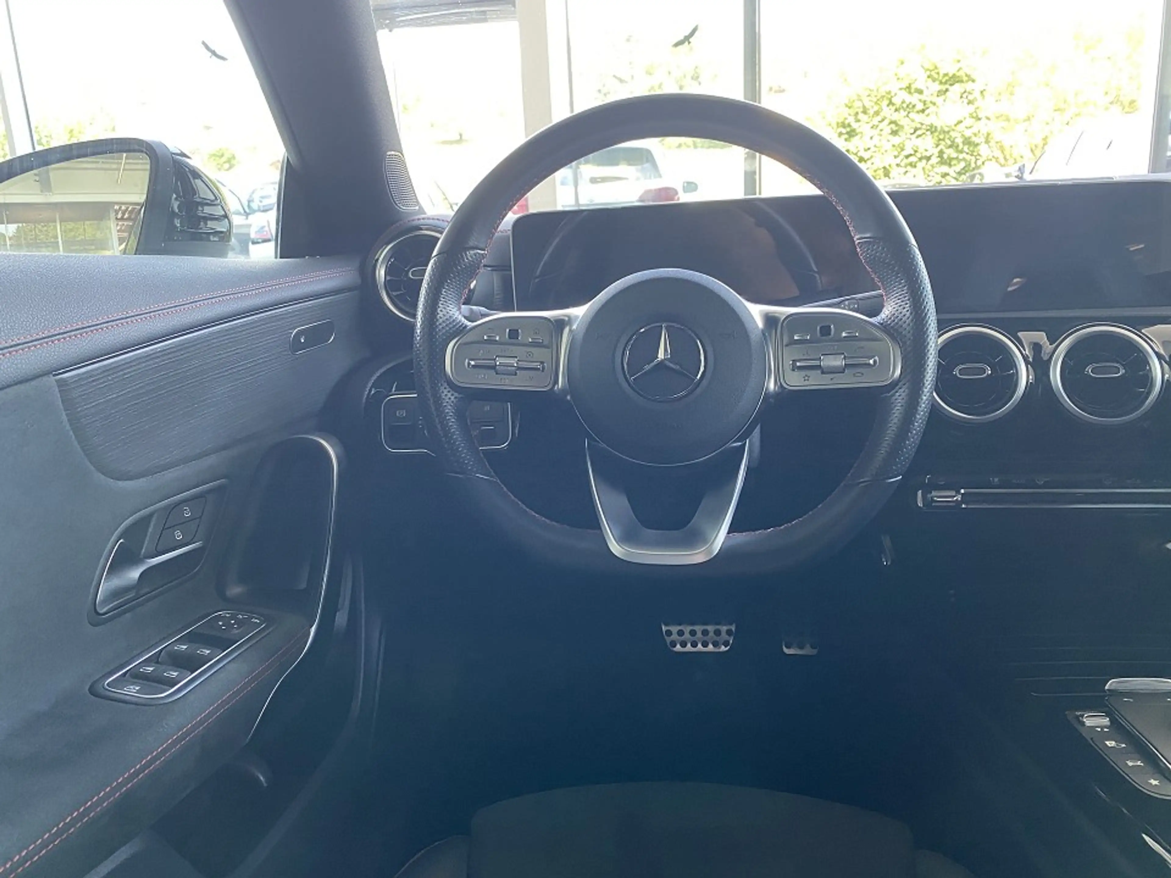 Mercedes-Benz CLA 250 Shooting Brake AMG Line 4Matic — photo 3