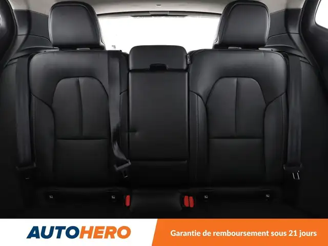 Volvo XC40 view 15