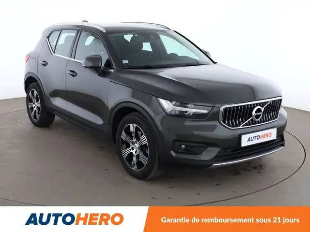 Volvo XC40 view 8