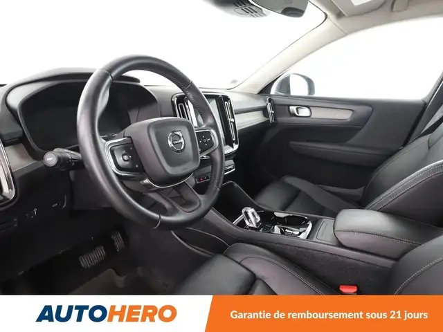 Volvo XC40 view 11
