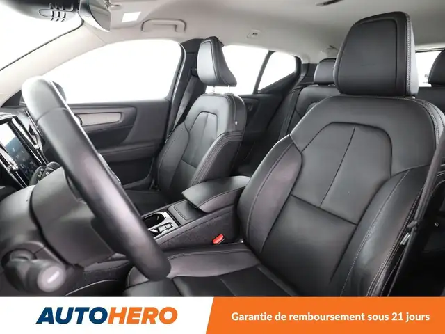 Volvo XC40 view 10
