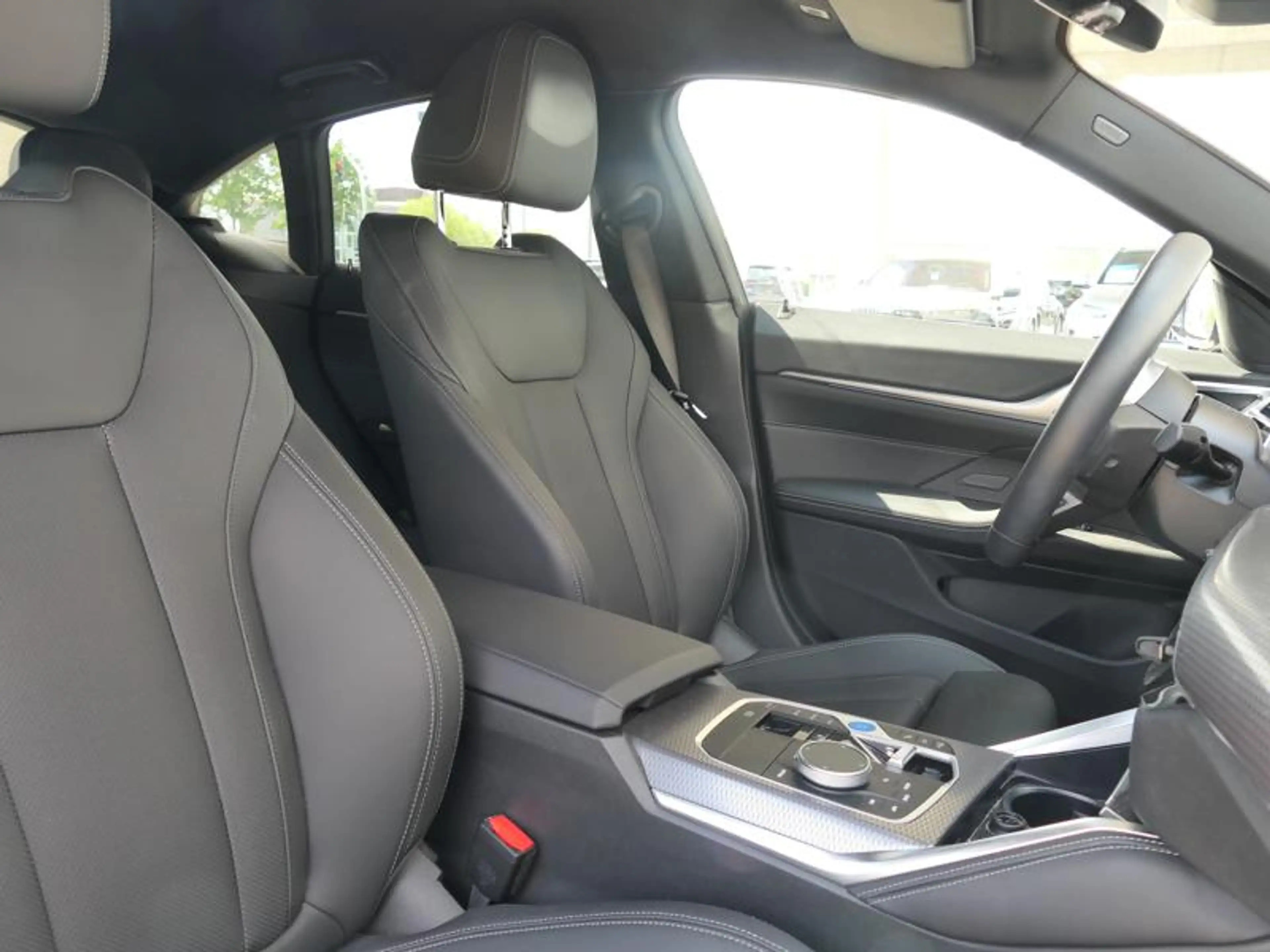 BMW i4 eDrive40 Gran Coupé M Sport — photo 13