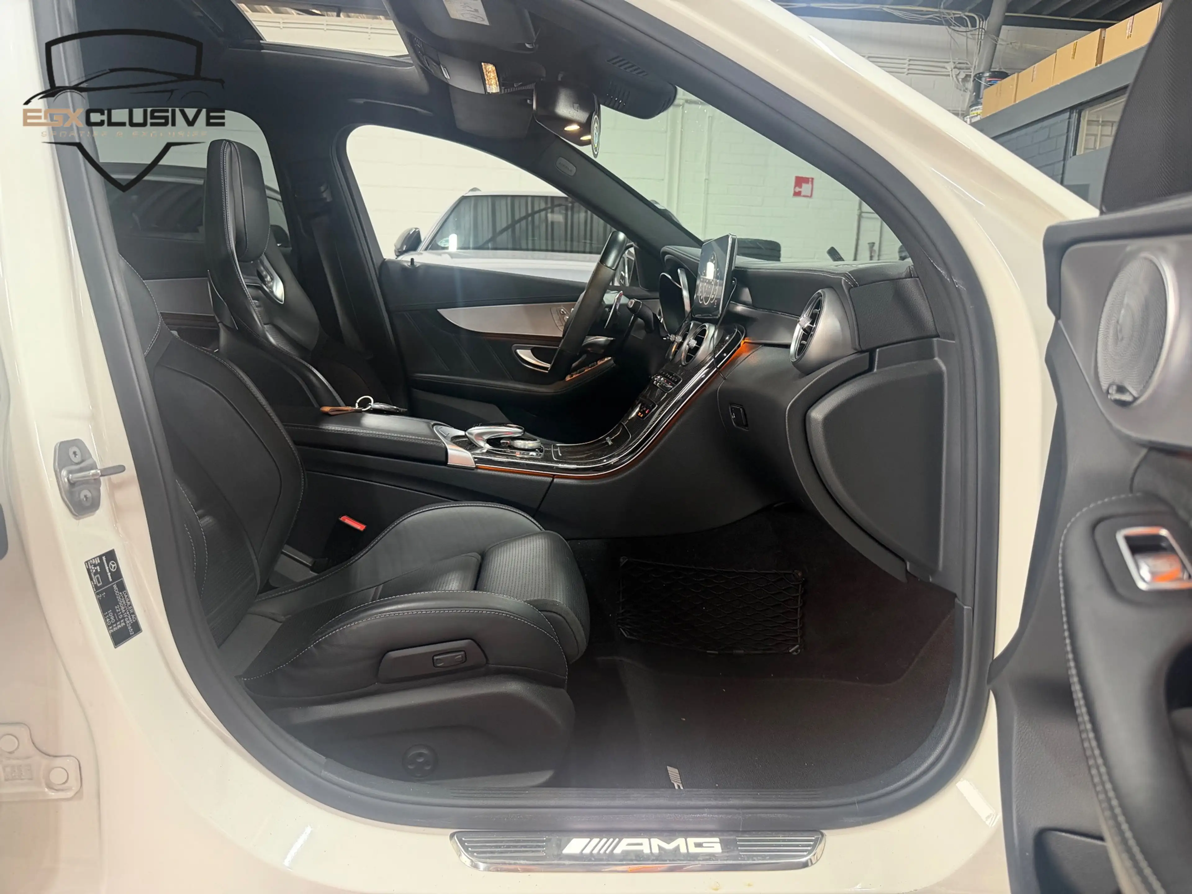 Mercedes-Benz C 63 AMG Pano/Kuipstoelen/ACC/Camera — photo 27